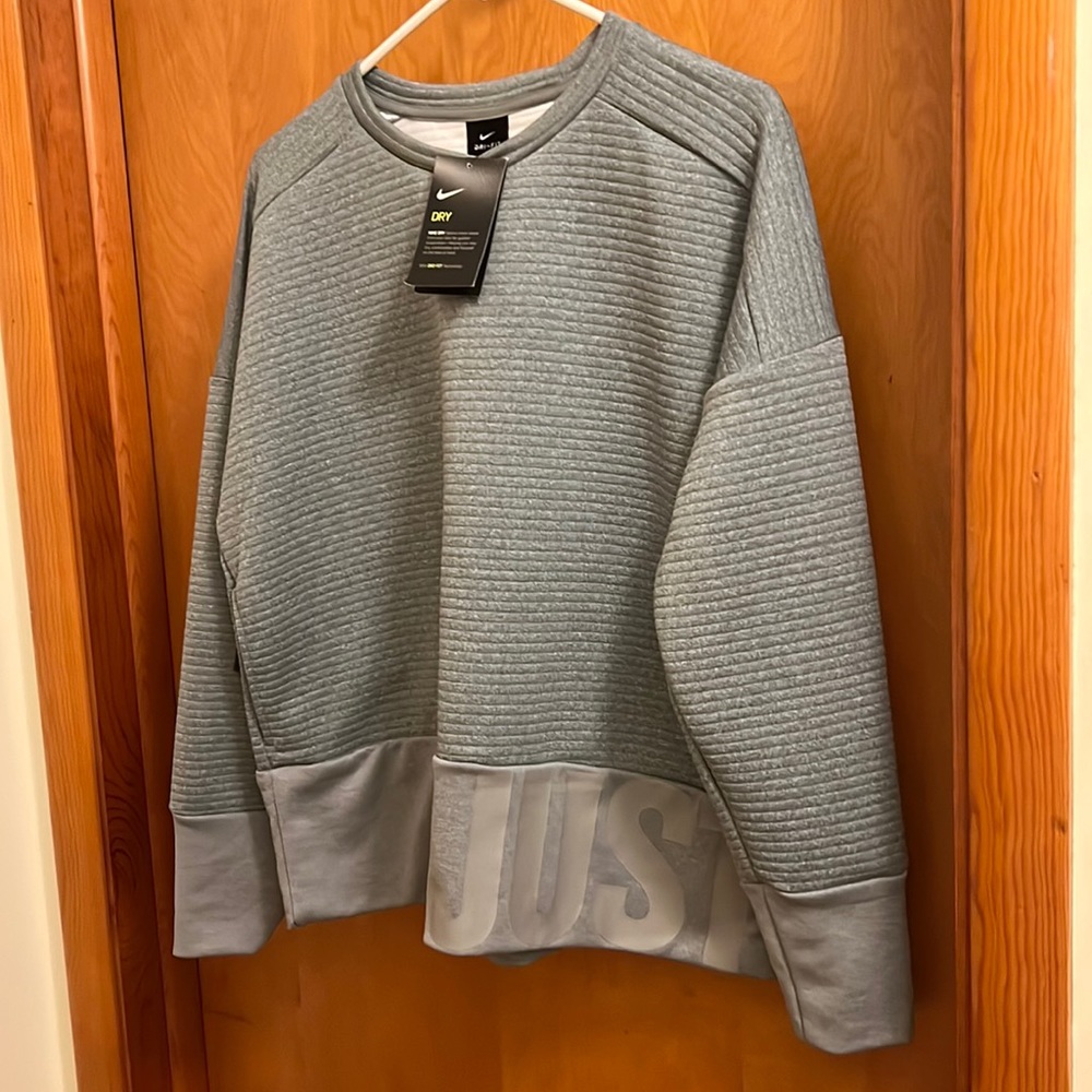 New Nike sweatshirt size medium